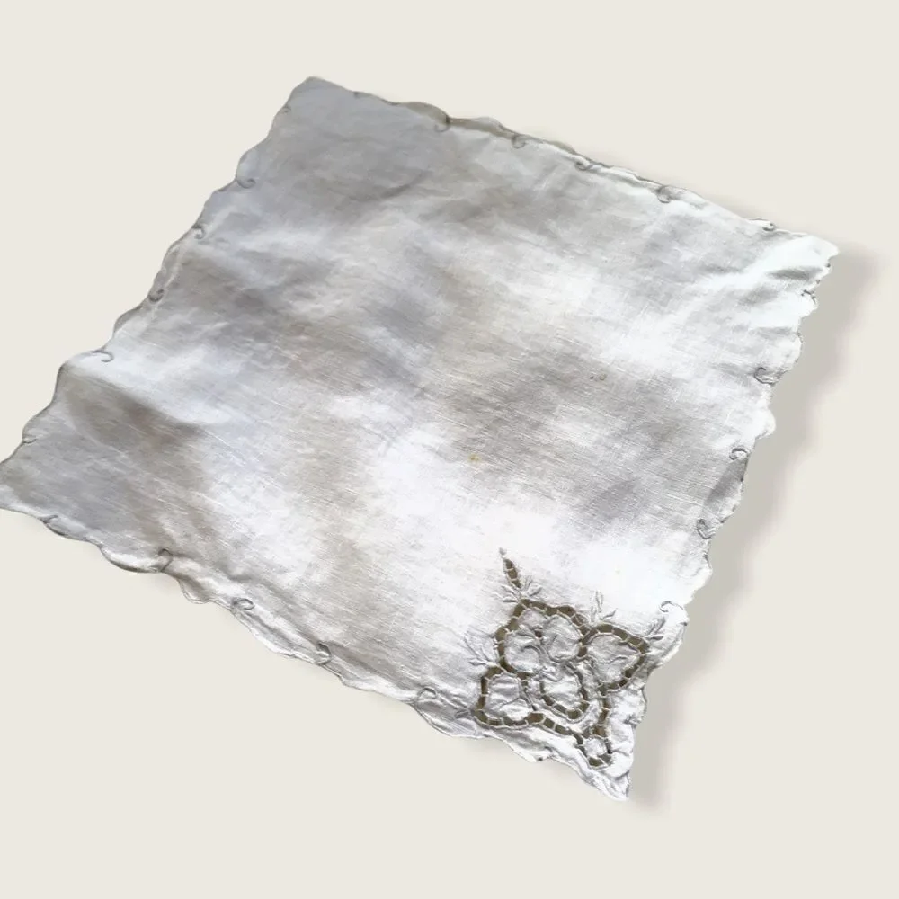 Vintage 30s Handmade Embroidered Doily/ Napkin